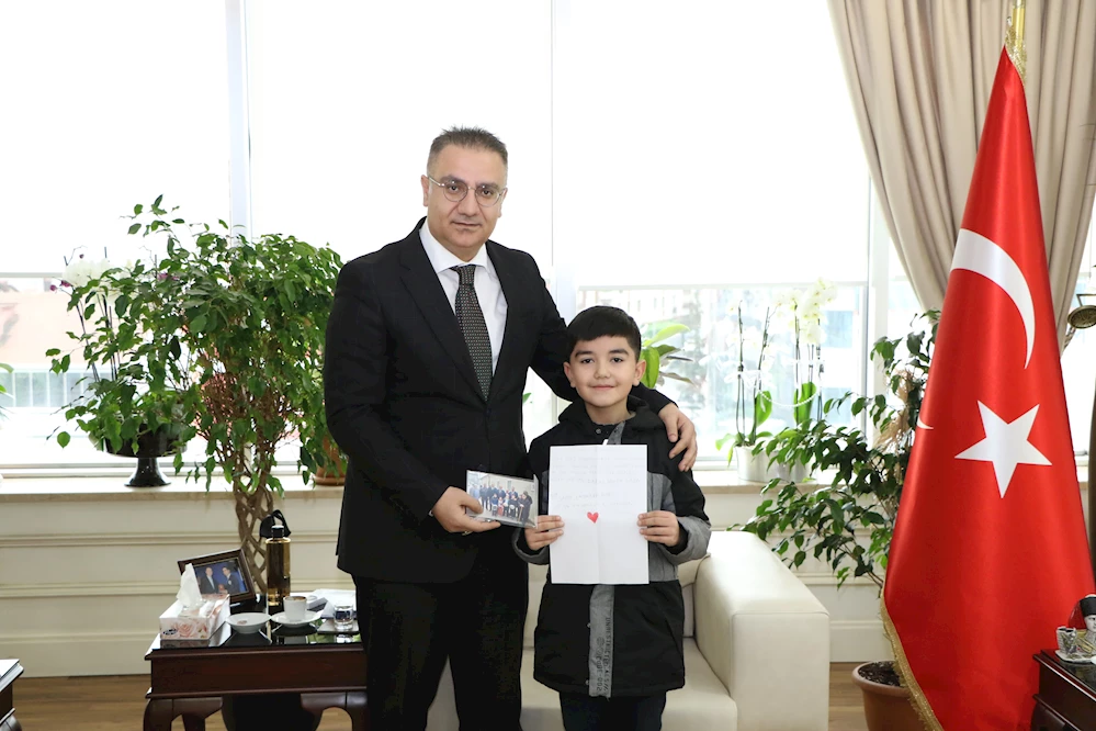 Minik Öğrenciden Kaymakam Naif Yavuz